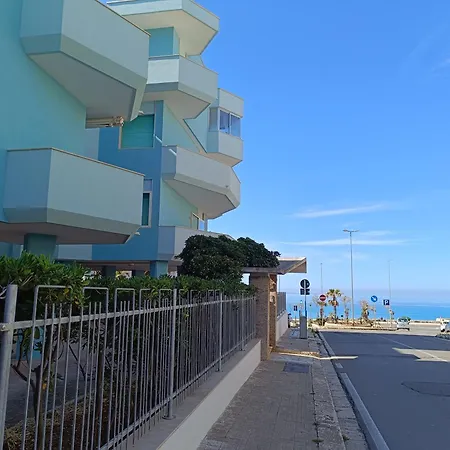 Delfis Ii Panzió Gallipoli