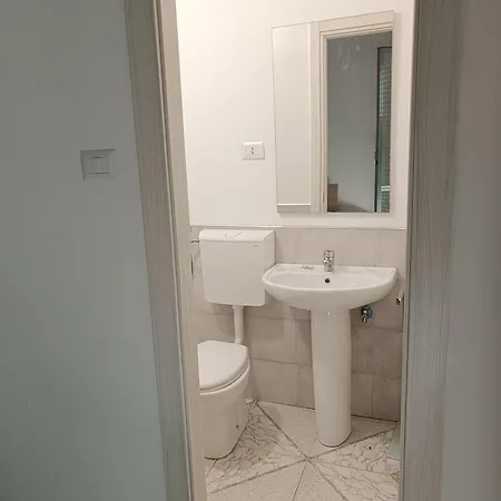 לינה וארוחת בוקר Delfis Ii גאליפולי