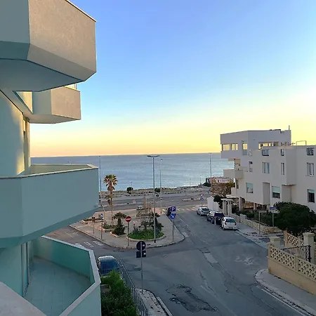 לינה וארוחת בוקר Delfis Ii גאליפולי